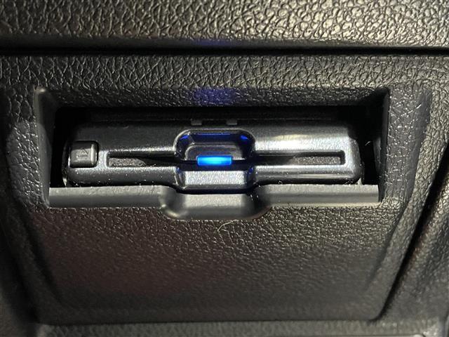 ＷＲＸ Ｓ４ ＳＴＩスポーツアイサイト　純正８インチナビ　サンルーフ　ＳＴＩエアロ　アイサイト　ブラインドスポットモニター　コーナーセンサーＰＬＯＶＡリアウィング　ＲＥＣＡＲＯシート　シートヒーター　パワーシート　純正１８インチＡＷ　ＥＴＣ（8枚目）