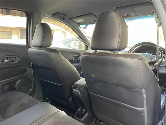 ヴェゼル ハイブリッドＲＳ・ホンダセンシング　純正メモリナビ　Ｈｏｎｄａ　ＳＥＮＳＩＮＧ　バックカメラ　アイドリングストップ　シートヒーター　ハーフレザーシート　純正１８インチＡＷ　プッシュスタート　スマートキー　ＥＴＣ（6枚目）