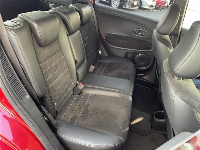 ヴェゼル ハイブリッドＲＳ・ホンダセンシング　純正メモリナビ　Ｈｏｎｄａ　ＳＥＮＳＩＮＧ　バックカメラ　アイドリングストップ　シートヒーター　ハーフレザーシート　純正１８インチＡＷ　プッシュスタート　スマートキー　ＥＴＣ（7枚目）