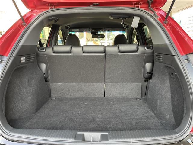 ヴェゼル ハイブリッドＲＳ・ホンダセンシング　純正メモリナビ　Ｈｏｎｄａ　ＳＥＮＳＩＮＧ　バックカメラ　アイドリングストップ　シートヒーター　ハーフレザーシート　純正１８インチＡＷ　プッシュスタート　スマートキー　ＥＴＣ（10枚目）