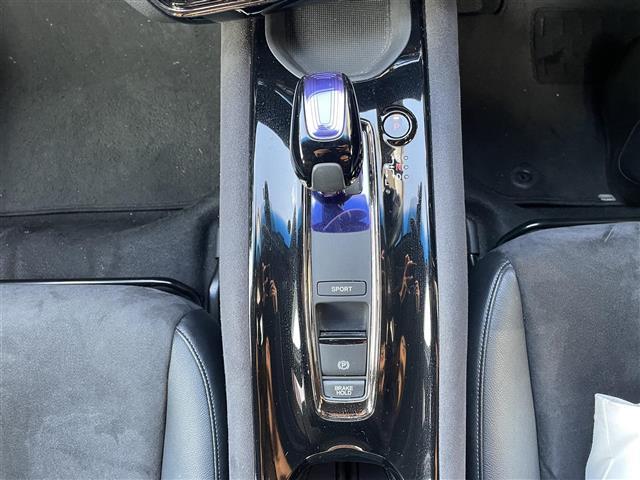 ヴェゼル ハイブリッドＲＳ・ホンダセンシング　純正メモリナビ　Ｈｏｎｄａ　ＳＥＮＳＩＮＧ　バックカメラ　アイドリングストップ　シートヒーター　ハーフレザーシート　純正１８インチＡＷ　プッシュスタート　スマートキー　ＥＴＣ（23枚目）