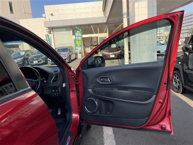 ヴェゼル ハイブリッドＲＳ・ホンダセンシング　純正メモリナビ　Ｈｏｎｄａ　ＳＥＮＳＩＮＧ　バックカメラ　アイドリングストップ　シートヒーター　ハーフレザーシート　純正１８インチＡＷ　プッシュスタート　スマートキー　ＥＴＣ（26枚目）
