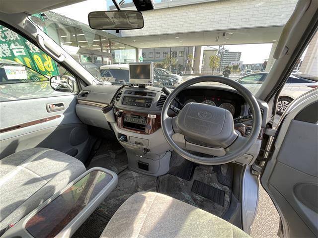 レジアス ベースグレード　社外ポータブルＳＤナビ　ＭＤチェンジャー（ＡＭ／ＦＭ／ＭＤ）　ＥＴＣ　電動格納ミラー　パワーウィンドウ　社外１５インチアルミホイール　ＡＢＳ　記録簿　取扱説明書／／（18枚目）