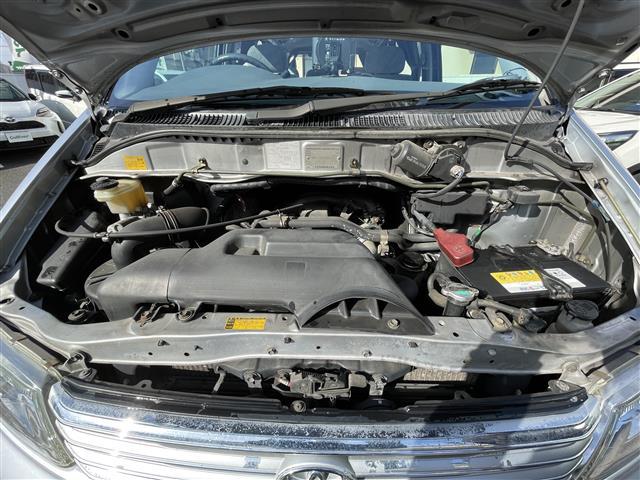 レジアス ベースグレード　社外ポータブルＳＤナビ　ＭＤチェンジャー（ＡＭ／ＦＭ／ＭＤ）　ＥＴＣ　電動格納ミラー　パワーウィンドウ　社外１５インチアルミホイール　ＡＢＳ　記録簿　取扱説明書／／（38枚目）