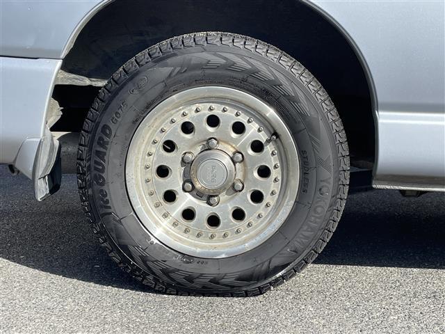 レジアス ベースグレード　社外ポータブルＳＤナビ　ＭＤチェンジャー（ＡＭ／ＦＭ／ＭＤ）　ＥＴＣ　電動格納ミラー　パワーウィンドウ　社外１５インチアルミホイール　ＡＢＳ　記録簿　取扱説明書／／（40枚目）