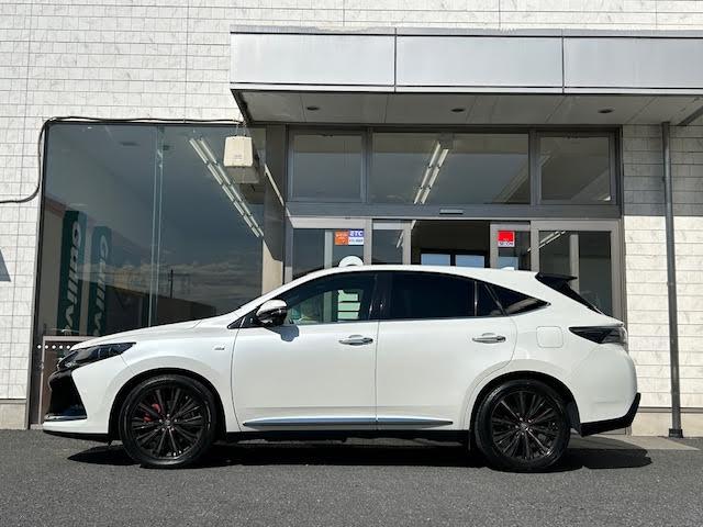 ハリアー エレガンス G’s 純正SDナビ/サンルーフ/ステアリングアシステッド・ビークルスタビリティコントロール/ドライブレコーダー/バックカメラ/Bluetooth/MT付AT/4WD/寒冷地仕様/純正アルミ(6枚目)