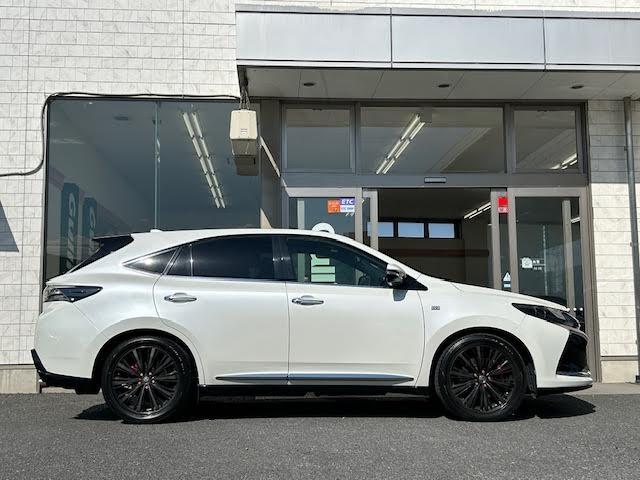 ハリアー エレガンス G’s 純正SDナビ/サンルーフ/ステアリングアシステッド・ビークルスタビリティコントロール/ドライブレコーダー/バックカメラ/Bluetooth/MT付AT/4WD/寒冷地仕様/純正アルミ(7枚目)