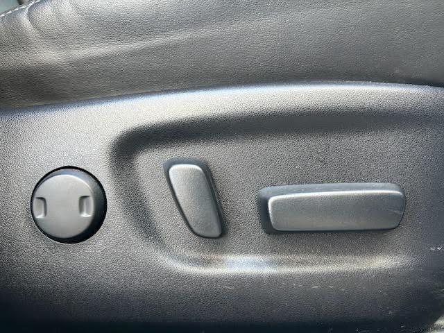 ハリアー エレガンス G’s 純正SDナビ/サンルーフ/ステアリングアシステッド・ビークルスタビリティコントロール/ドライブレコーダー/バックカメラ/Bluetooth/MT付AT/4WD/寒冷地仕様/純正アルミ(9枚目)