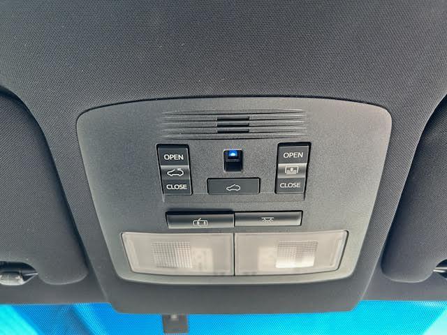 ハリアー エレガンス G’s 純正SDナビ/サンルーフ/ステアリングアシステッド・ビークルスタビリティコントロール/ドライブレコーダー/バックカメラ/Bluetooth/MT付AT/4WD/寒冷地仕様/純正アルミ(10枚目)