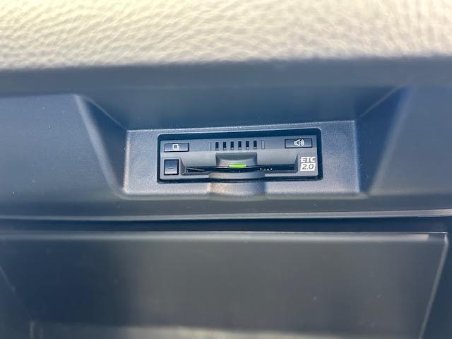 ハリアー エレガンス G’s 純正SDナビ/サンルーフ/ステアリングアシステッド・ビークルスタビリティコントロール/ドライブレコーダー/バックカメラ/Bluetooth/MT付AT/4WD/寒冷地仕様/純正アルミ(13枚目)