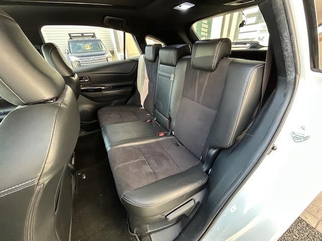 ハリアー エレガンス G’s 純正SDナビ/サンルーフ/ステアリングアシステッド・ビークルスタビリティコントロール/ドライブレコーダー/バックカメラ/Bluetooth/MT付AT/4WD/寒冷地仕様/純正アルミ(26枚目)