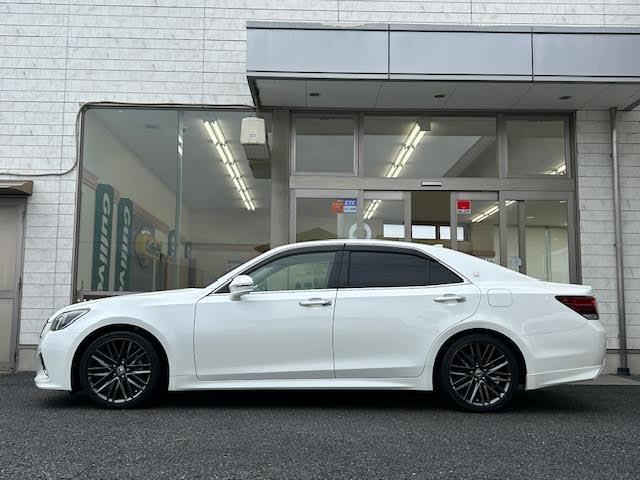 クラウン アスリートG-T 純正SDナビ/シートヒーター/エアシート/サンルーフ/BSM/レーダークルーズコントロール/ドラレコ/メモリーシート/Bluetooth/パワーシート/バックカメラ/クリアランスソナー/カーテシライト(7枚目)