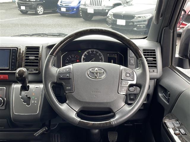 ハイエースバン スーパーGL ダーク プライムII 純正SDナビ/Bluetooth/フルセグTV/衝突軽減ブレーキ/車線逸脱警報装置/クリアランスソナー/パーキングサポートサポートブレーキ/プッシュスタート/全方位カメラ(2枚目)