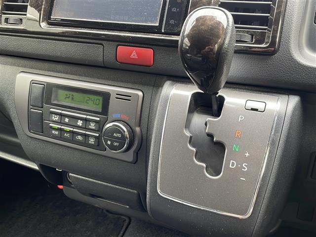 ハイエースバン スーパーGL ダーク プライムII 純正SDナビ/Bluetooth/フルセグTV/衝突軽減ブレーキ/車線逸脱警報装置/クリアランスソナー/パーキングサポートサポートブレーキ/プッシュスタート/全方位カメラ(8枚目)