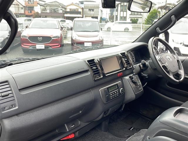 ハイエースバン スーパーGL ダーク プライムII 純正SDナビ/Bluetooth/フルセグTV/衝突軽減ブレーキ/車線逸脱警報装置/クリアランスソナー/パーキングサポートサポートブレーキ/プッシュスタート/全方位カメラ(12枚目)