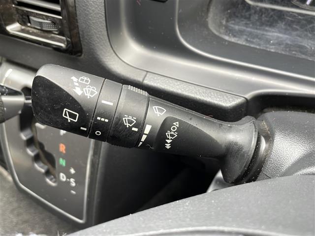 ハイエースバン スーパーGL ダーク プライムII 純正SDナビ/Bluetooth/フルセグTV/衝突軽減ブレーキ/車線逸脱警報装置/クリアランスソナー/パーキングサポートサポートブレーキ/プッシュスタート/全方位カメラ(13枚目)