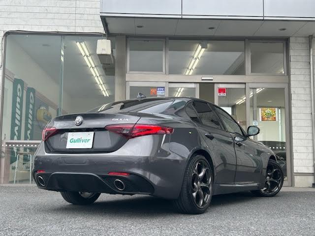 ジュリア ヴェローチェ ワンオーナー/メーカーナビ/harman/kardonプレミアムオーディオシステム/アダプティブクルーズコントロール/レッドスポーツ革シート/ステアリングヒーター/シートヒーター/BSM(5枚目)