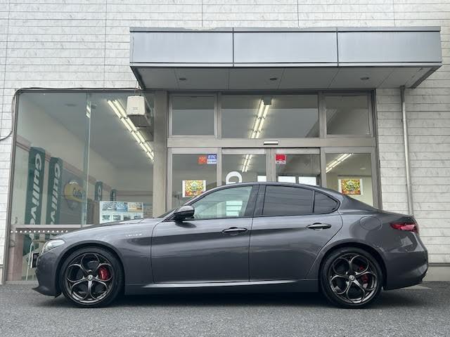 ジュリア ヴェローチェ ワンオーナー/メーカーナビ/harman/kardonプレミアムオーディオシステム/アダプティブクルーズコントロール/レッドスポーツ革シート/ステアリングヒーター/シートヒーター/BSM(6枚目)