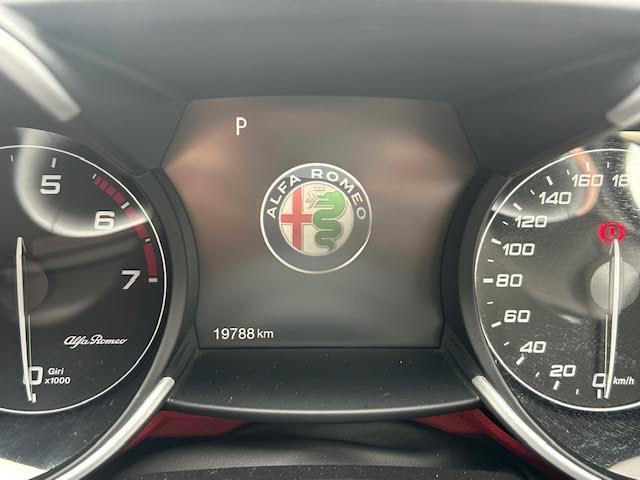 ジュリア ヴェローチェ ワンオーナー/メーカーナビ/harman/kardonプレミアムオーディオシステム/アダプティブクルーズコントロール/レッドスポーツ革シート/ステアリングヒーター/シートヒーター/BSM(15枚目)