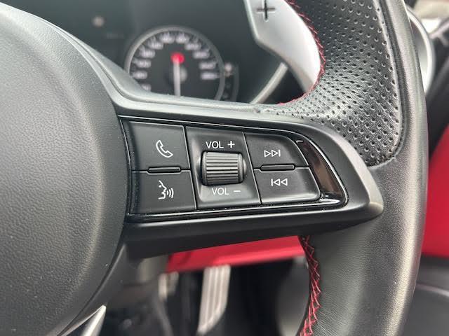 ジュリア ヴェローチェ ワンオーナー/メーカーナビ/harman/kardonプレミアムオーディオシステム/アダプティブクルーズコントロール/レッドスポーツ革シート/ステアリングヒーター/シートヒーター/BSM(25枚目)