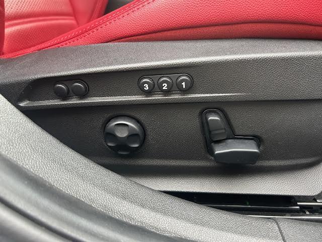 ジュリア ヴェローチェ ワンオーナー/メーカーナビ/harman/kardonプレミアムオーディオシステム/アダプティブクルーズコントロール/レッドスポーツ革シート/ステアリングヒーター/シートヒーター/BSM(29枚目)