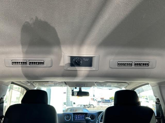 ＮＶ３５０キャラバンバン ロングプレミアムＧＸ　ワンオーナー　衝突被害軽減ブレーキ　純正メモリナビ　ＭＪ３２０Ｄ－Ｗ　アラウンドビューモニター　社外ベットキッド　両側オートクロージャー　純正前後ドライブレコーダー　ＥＴＣ（25枚目）