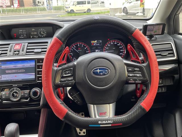 レヴォーグ ２．０ＳＴＩスポーツアイサイト　／純正ディーラーナビ／４ＷＤ／フルセグＴＶ／Ｂｌｕｅｔｏｏｔｈ・ＡＭ・ＦＭ／ＣＤ・ＤＶＤ／アドバンスドパッケージ／ガナドールマフラー／サンルーフ／赤黒レザーシート／運転席シートメモリ（5枚目）