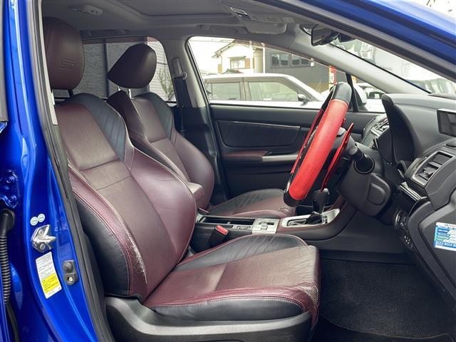 レヴォーグ ２．０ＳＴＩスポーツアイサイト　／純正ディーラーナビ／４ＷＤ／フルセグＴＶ／Ｂｌｕｅｔｏｏｔｈ・ＡＭ・ＦＭ／ＣＤ・ＤＶＤ／アドバンスドパッケージ／ガナドールマフラー／サンルーフ／赤黒レザーシート／運転席シートメモリ（8枚目）