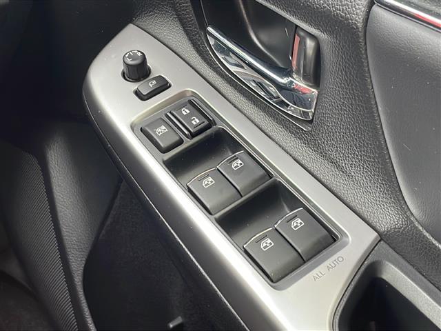 レヴォーグ ２．０ＳＴＩスポーツアイサイト　／純正ディーラーナビ／４ＷＤ／フルセグＴＶ／Ｂｌｕｅｔｏｏｔｈ・ＡＭ・ＦＭ／ＣＤ・ＤＶＤ／アドバンスドパッケージ／ガナドールマフラー／サンルーフ／赤黒レザーシート／運転席シートメモリ（28枚目）