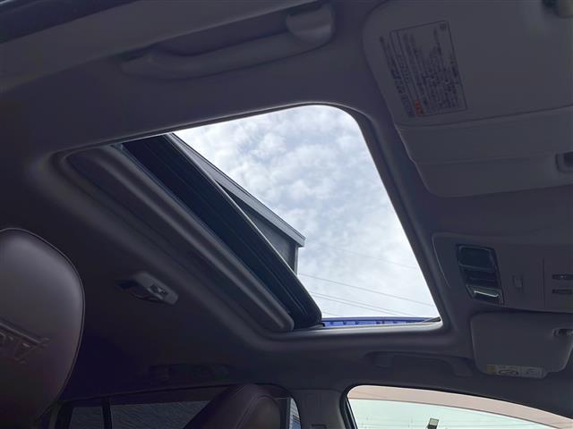 レヴォーグ ２．０ＳＴＩスポーツアイサイト　／純正ディーラーナビ／４ＷＤ／フルセグＴＶ／Ｂｌｕｅｔｏｏｔｈ・ＡＭ・ＦＭ／ＣＤ・ＤＶＤ／アドバンスドパッケージ／ガナドールマフラー／サンルーフ／赤黒レザーシート／運転席シートメモリ（30枚目）