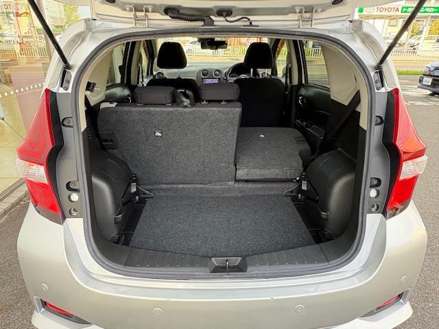 ノート Ｘ　／純正メモリナビ／フルセグＴＶ・Ｂｌｕｅｔｏｏｔｈ・ＣＤ・ＤＶＤ・ＡＭ・ＦＭ／バックカメラ／アラウンドビューモニター／レーンキープアシスト／プリクラッシュセーフティ／電格ウインカーミラー（13枚目）