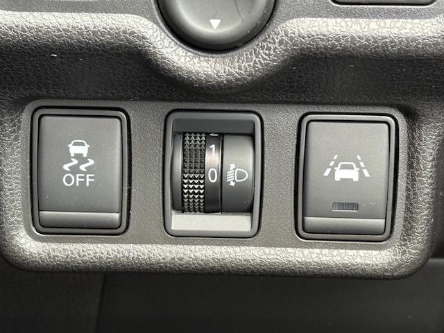 ノート Ｘ　／純正メモリナビ／フルセグＴＶ・Ｂｌｕｅｔｏｏｔｈ・ＣＤ・ＤＶＤ・ＡＭ・ＦＭ／バックカメラ／アラウンドビューモニター／レーンキープアシスト／プリクラッシュセーフティ／電格ウインカーミラー（23枚目）