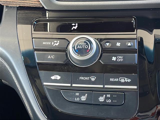 フリードハイブリッド ハイブリッド・クロスターホンダセンシング 禁煙車 ワンオーナー 純正ナビ【VXM-224VFi】 バックカメラ フルセグTV ブルートゥース ホンダセンシング ルーフレール 合皮+ファブリックシート 前席シートヒーター ETC 純フロアマット(7枚目)