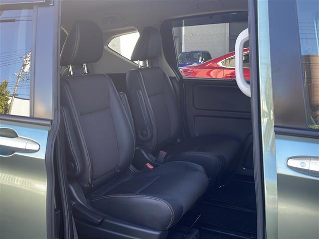 フリードハイブリッド ハイブリッド・クロスターホンダセンシング 禁煙車 ワンオーナー 純正ナビ【VXM-224VFi】 バックカメラ フルセグTV ブルートゥース ホンダセンシング ルーフレール 合皮+ファブリックシート 前席シートヒーター ETC 純フロアマット(9枚目)