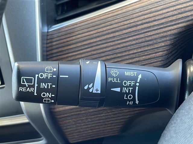 フリードハイブリッド ハイブリッド・クロスターホンダセンシング 禁煙車 ワンオーナー 純正ナビ【VXM-224VFi】 バックカメラ フルセグTV ブルートゥース ホンダセンシング ルーフレール 合皮+ファブリックシート 前席シートヒーター ETC 純フロアマット(25枚目)