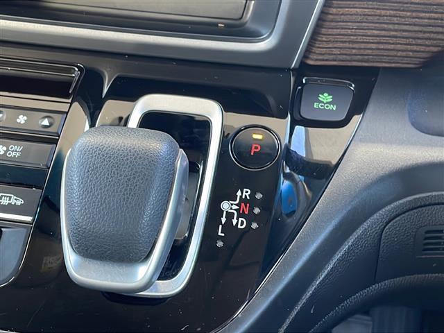 フリードハイブリッド ハイブリッド・クロスターホンダセンシング 禁煙車 ワンオーナー 純正ナビ【VXM-224VFi】 バックカメラ フルセグTV ブルートゥース ホンダセンシング ルーフレール 合皮+ファブリックシート 前席シートヒーター ETC 純フロアマット(32枚目)