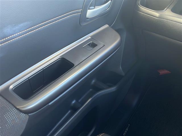 フリードハイブリッド ハイブリッド・クロスターホンダセンシング 禁煙車 ワンオーナー 純正ナビ【VXM-224VFi】 バックカメラ フルセグTV ブルートゥース ホンダセンシング ルーフレール 合皮+ファブリックシート 前席シートヒーター ETC 純フロアマット(39枚目)