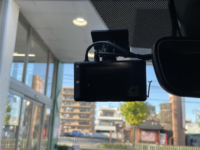 MAZDA3ファストバック 20Sプロアクティブ ツーリングセレクション 禁煙車 ワンオーナー 純正ナビ バックカメラ フルセグTV ブルートゥース ETC 前後ドライブレコーダー ヘッドアップディスプレイ 運転席パワーシート 前席シートヒーター レーンキープアシスト(5枚目)