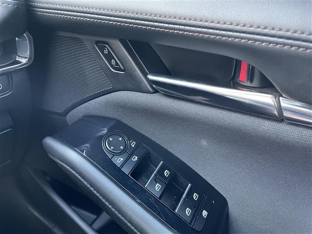MAZDA3ファストバック 20Sプロアクティブ ツーリングセレクション 禁煙車 ワンオーナー 純正ナビ バックカメラ フルセグTV ブルートゥース ETC 前後ドライブレコーダー ヘッドアップディスプレイ 運転席パワーシート 前席シートヒーター レーンキープアシスト(36枚目)