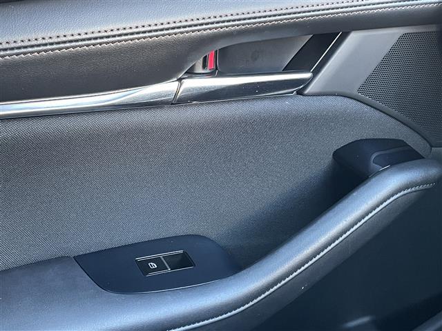 MAZDA3ファストバック 20Sプロアクティブ ツーリングセレクション 禁煙車 ワンオーナー 純正ナビ バックカメラ フルセグTV ブルートゥース ETC 前後ドライブレコーダー ヘッドアップディスプレイ 運転席パワーシート 前席シートヒーター レーンキープアシスト(39枚目)