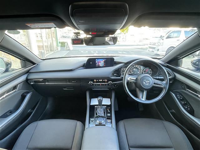 MAZDA3ファストバック 20Sプロアクティブ ツーリングセレクション 禁煙車 ワンオーナー 純正ナビ バックカメラ フルセグTV ブルートゥース ETC 前後ドライブレコーダー ヘッドアップディスプレイ 運転席パワーシート 前席シートヒーター レーンキープアシスト(41枚目)