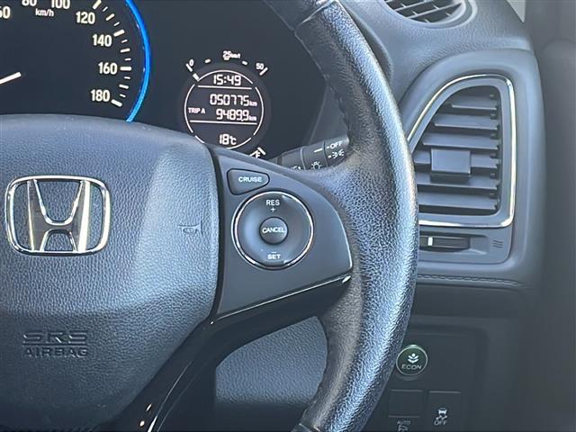 ヴェゼル X・ホンダセンシング 保証証 取扱説明書 記録簿 後方バックカメラ 純正マット LEDライト プッシュスタート 革巻きステア ビルトインETC アイドリングストップ クルーズコントロール ワンオーナー 禁煙車(18枚目)