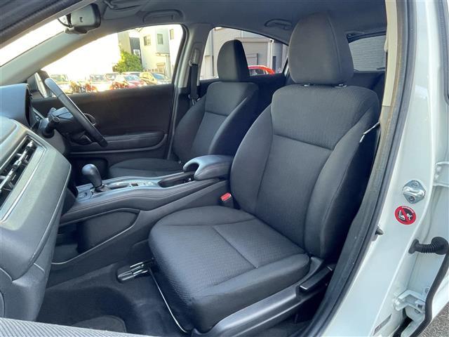 ヴェゼル X・ホンダセンシング 保証証 取扱説明書 記録簿 後方バックカメラ 純正マット LEDライト プッシュスタート 革巻きステア ビルトインETC アイドリングストップ クルーズコントロール ワンオーナー 禁煙車(39枚目)