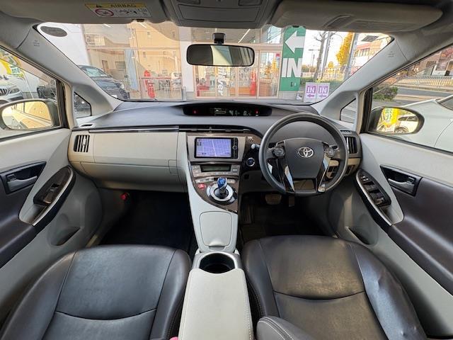 プリウス Ｓマイコーデ　禁煙車　保証書　取扱説明書　記録簿　ステアリングスイッチ　ワンオーナー　純正フロアマット　純正ドアバイザー　電格格納ミラー　ＩＳＯＦＩＸ　盗難防止システム　衝突安全ボディー　バックカメラ（33枚目）