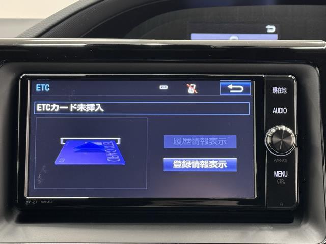 ハイブリッドＶ　Ｗエアバッグ　地デジフルセグ　バックモニター　ＬＥＤヘッドライト　クルーズコントロール　運転席エアバック　イモビ　アルミ　オートエアコン　デュアルエアコン　ＤＶＤ　ＥＴＣ　ドライブレコーダー　ナビＴＶ(7枚目)