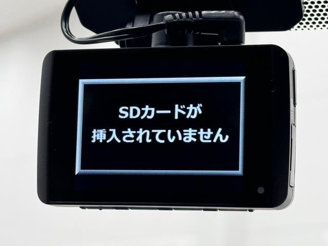 Ｓセーフティプラス　ＤＶＤ視聴　地デジフルセグ　１オーナー　スマキー　クルーズコントロール　アイスト　ＬＥＤヘッドライト　Ｂカメラ　セキュリティーアラーム　Ｗエアバッグ　ＥＳＣ　カーテンエアバッグ　ドライブレコーダー(10枚目)