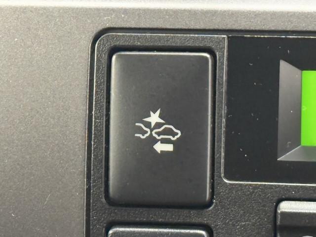 ハイエースバン スーパーＧＬ　ダークプライム　フルフラットシート　点検記録簿　キーフリー　オートエアコン　アルミホイール　Ｂカメ　リアエアコン　パワーウィンド　１００Ｖ電源　ＬＥＤライト　パワーステアリング　横滑防止　ドライブレコーダー　ＥＴＣ（13枚目）