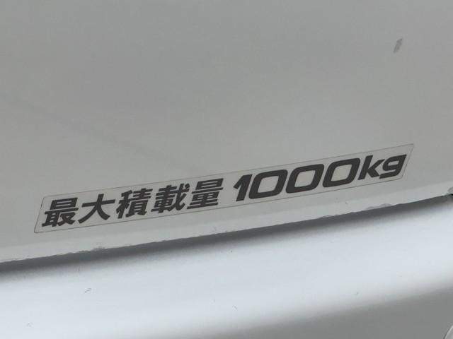 ハイエースバン スーパーＧＬ　ダークプライム　フルフラットシート　点検記録簿　キーフリー　オートエアコン　アルミホイール　Ｂカメ　リアエアコン　パワーウィンド　１００Ｖ電源　ＬＥＤライト　パワーステアリング　横滑防止　ドライブレコーダー　ＥＴＣ（17枚目）