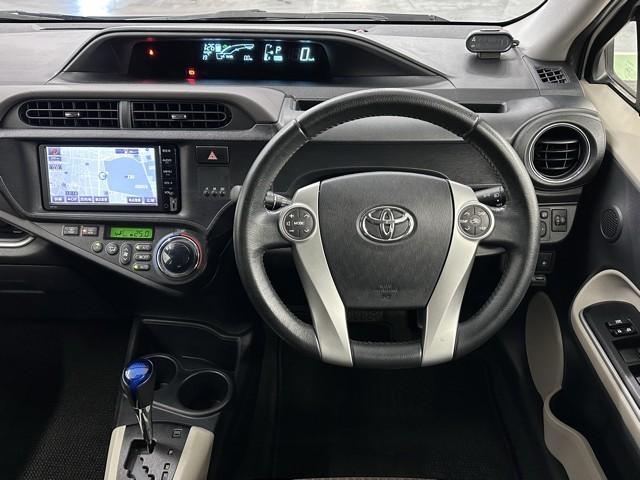 アクア Ｇ　６．３万ｋｍ　加速抑制装置　ＳＤワンセグナビ　バックモニタ　スマートキー　前後ドラレコ　シートヒーター　純正アルミホイール　横滑り防止　電動格納ミラー　オートエアコン　ＢＴ接続　点検記録簿　ＥＴＣ（4枚目）