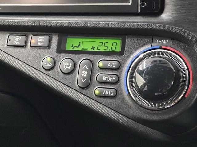 アクア Ｇ　６．３万ｋｍ　加速抑制装置　ＳＤワンセグナビ　バックモニタ　スマートキー　前後ドラレコ　シートヒーター　純正アルミホイール　横滑り防止　電動格納ミラー　オートエアコン　ＢＴ接続　点検記録簿　ＥＴＣ（10枚目）